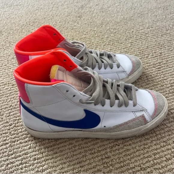 Nike Blazers - Picture 2 of 4